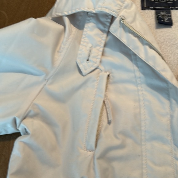 Jacket with hood. - Picture 5 of 5